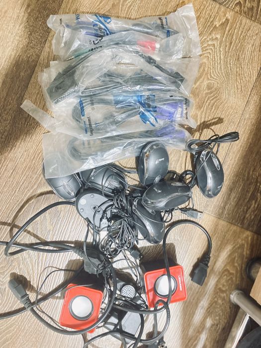 Мышки, шнуры