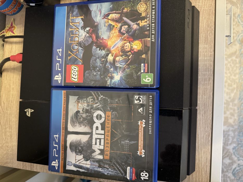 Продам Sony Playstation 4