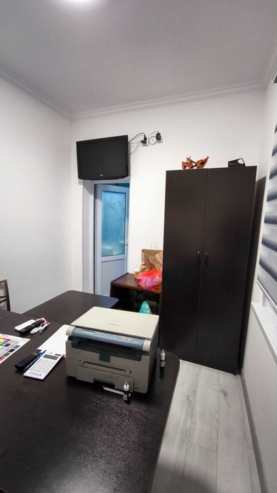 Продаётся коммерческое помещение с выездом на проспект КУНАЕВА- 1000м²