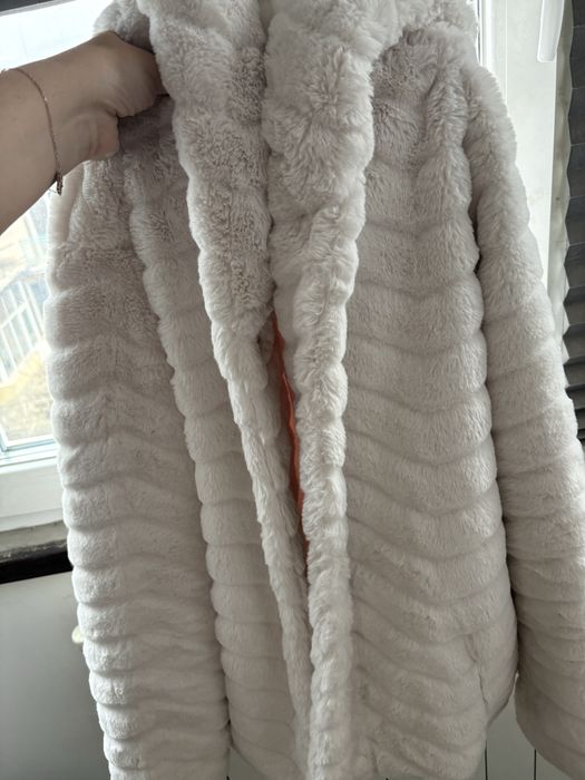 Пухено яке с качулка