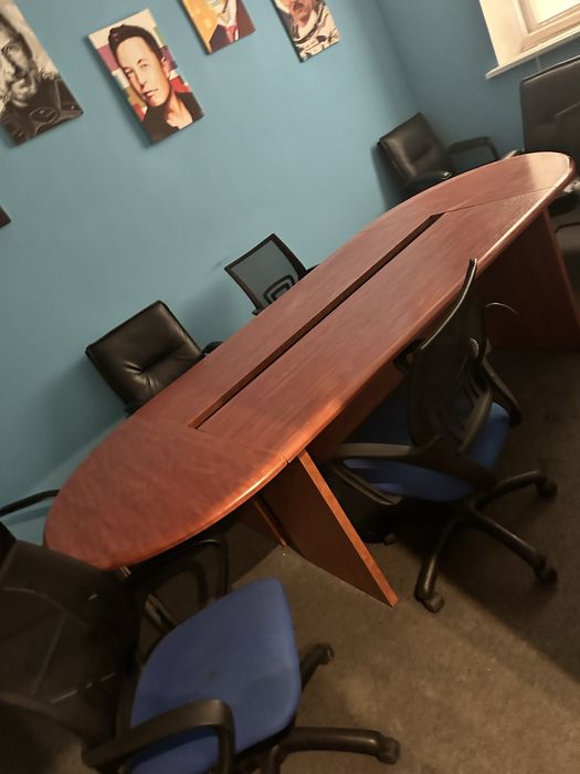 Большой офисный стол