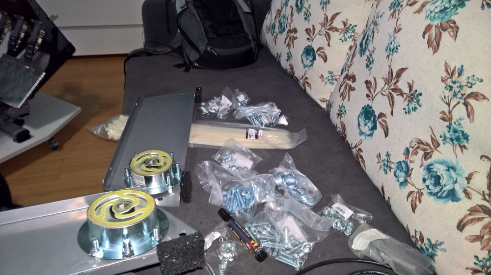 Sistem 8 Buttkickers + 4 Amplificatoare audio + 2 placi sunet externe