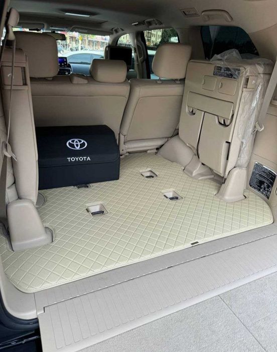 Toyota Land Cruiser uchun premium 3D polik (kovrik) Buyurtma asosida