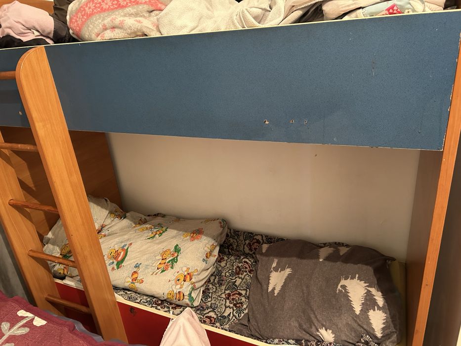 Төсек екі қабатты төсек дески мебель