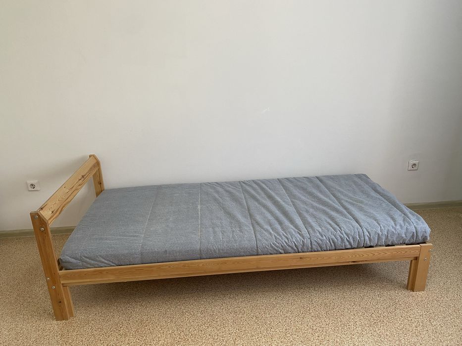 Кровать Икеа с матрасом