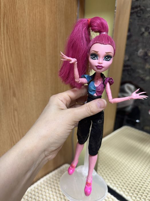 Продам куклу монстр хай!
