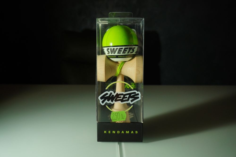 Kendama originala Sweets Starter sigilate