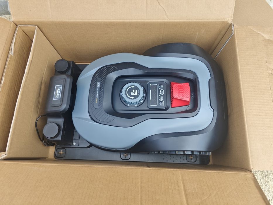 Vând robot tăiat iarba Smart TEXAS RMX700