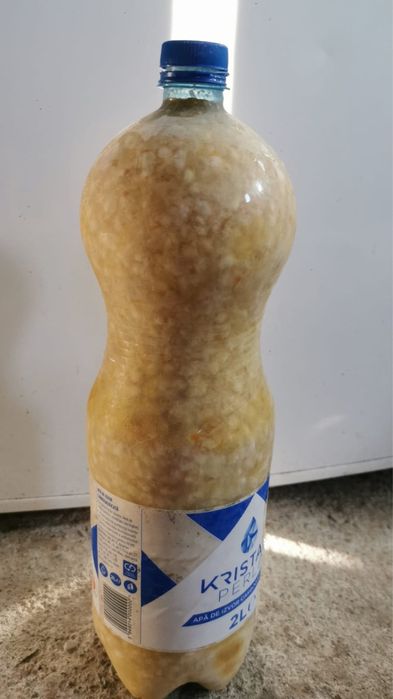 Apilarnil proaspăt! Larve de trantor!