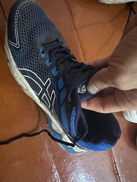 Кроссовки сатылады