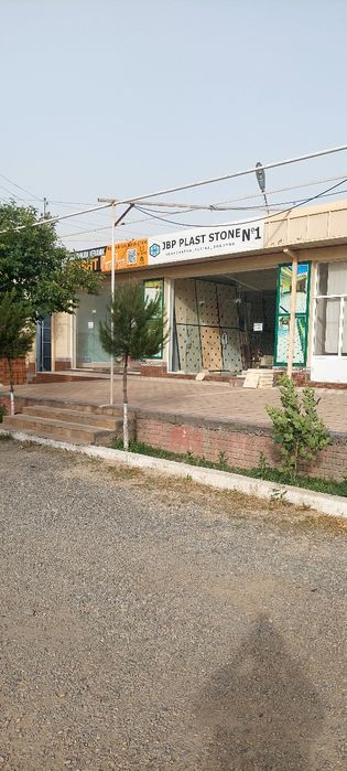 Apteka uchun juda qulay  joy arendaga beriladi.