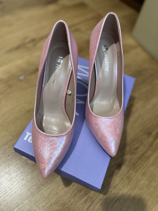 Дамски остри елегантни обувки с тънък ток в цвят розов хамелеон