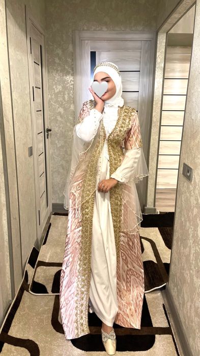 Продаётся национальное платье невестки.