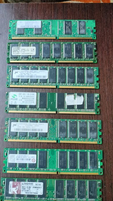 Vând memorii ddr
