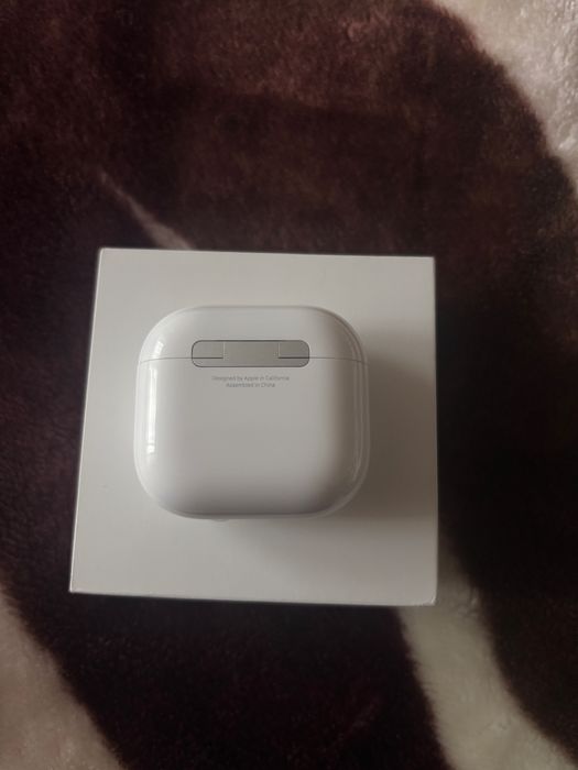 Airpods 4 Active Noise Cancellation