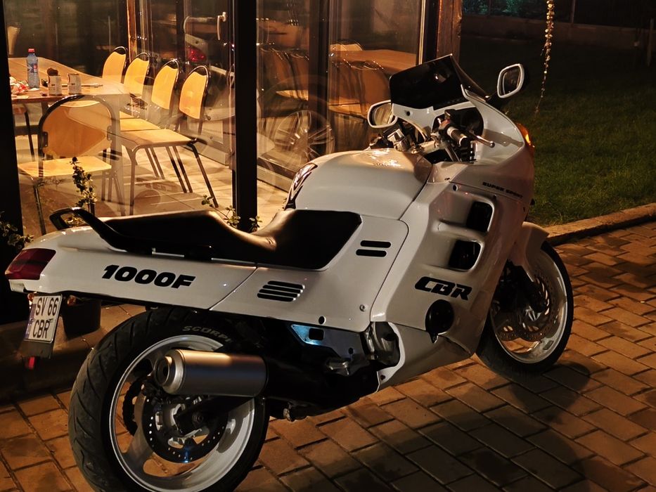 Honda CBR 1000 F