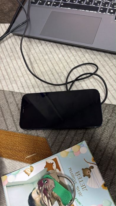 Продам айфон 12 iphone 12