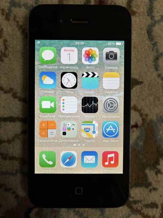 iPhone 4 в отличном состоянии.