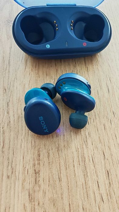 Vând căști IN-ear SONY WF-XB700