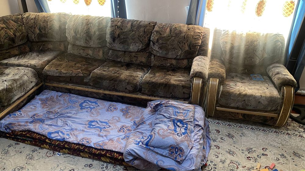 Диван трансформер с двумя креслами