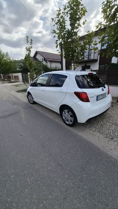 Toyota Yaris Hibrid Automată