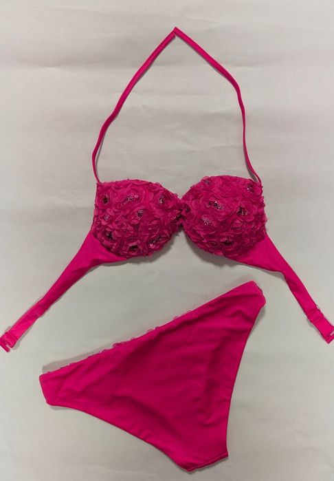 Costum de baie roz fucsia(Calzedonia), cu aplicații florale