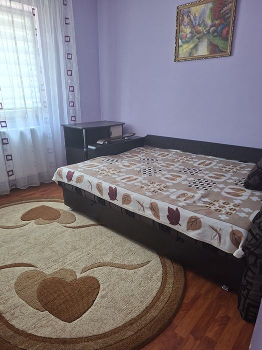 Închiriez apartament