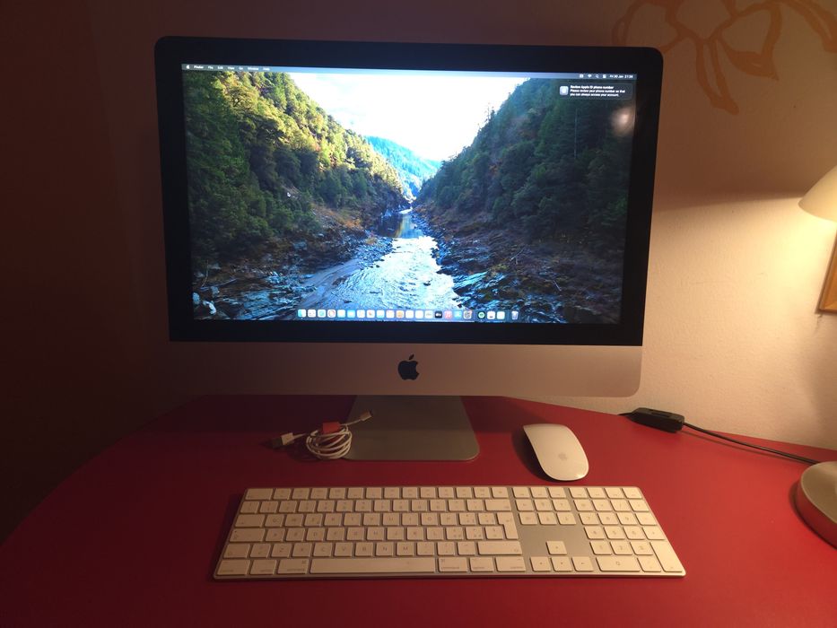 iMac Retina 4K 21.5" (2019) – 6-Core i5, 16GB RAM