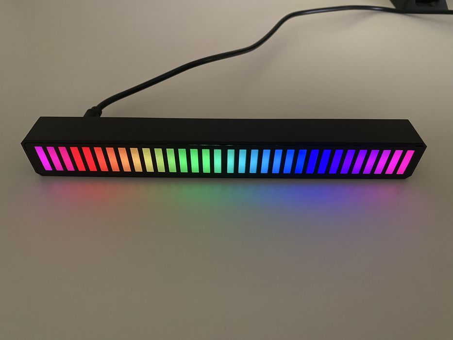 Bara luminoasa RGB