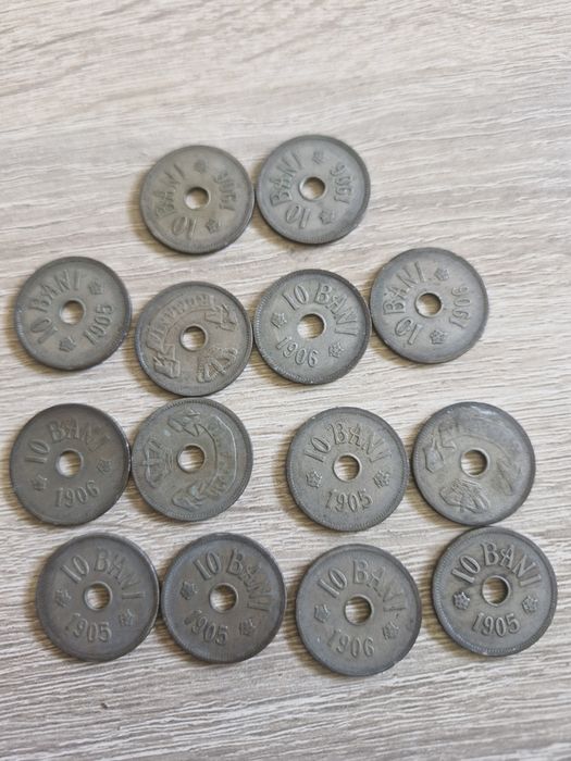 Vând monede de colectie