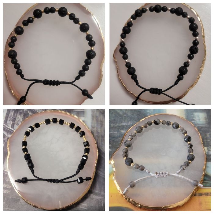 Гривна от конец със златни топчета 14К