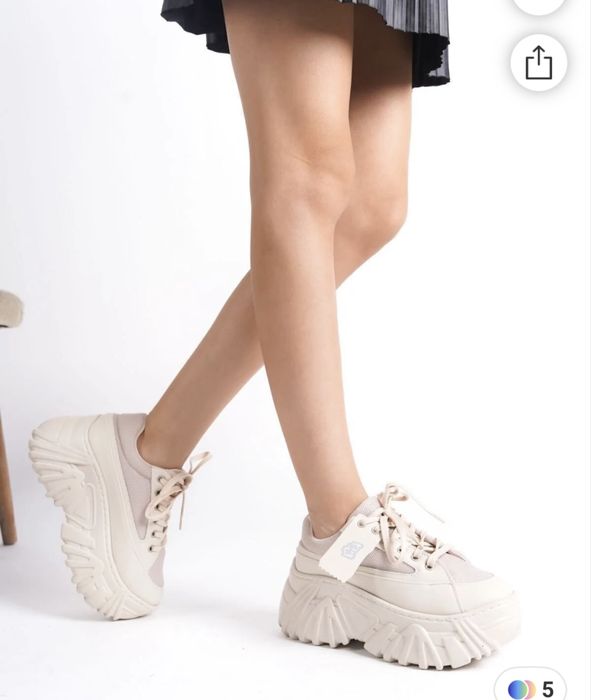 Маратонки на платформа