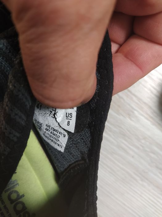 Продавам маратонки Адидас