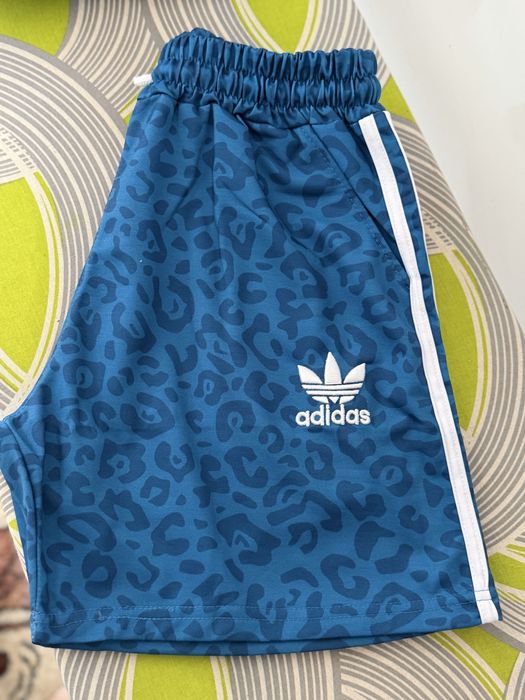 Pantaloni scurti