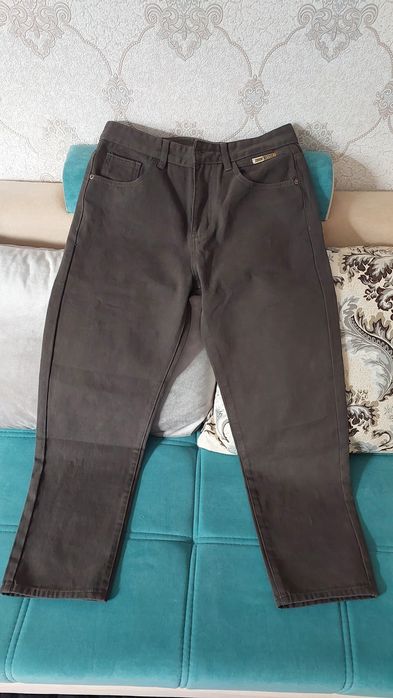 Продам новые джинсы.