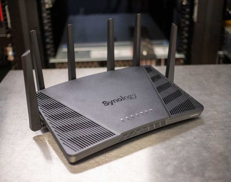 Vând Synology RT6600ax – Router Wi-Fi 6 Tri-Band Premium