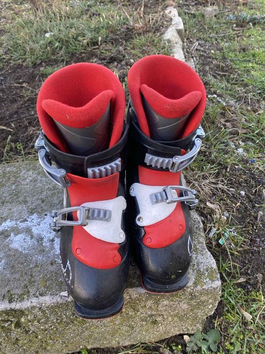 Комплект детска ски екипировка