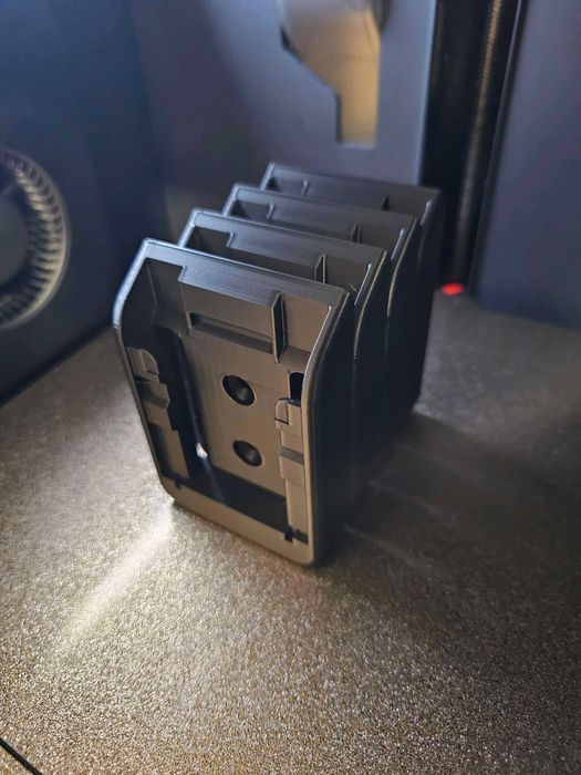 Suport perete pentru acumulator DeWalt