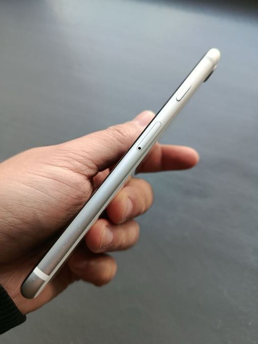 Iphone SE 2020 белый 128gb