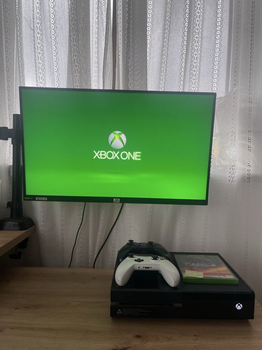 Xbox One – stare impecabilă + 2 controllere + joc Project CARS (500GB)