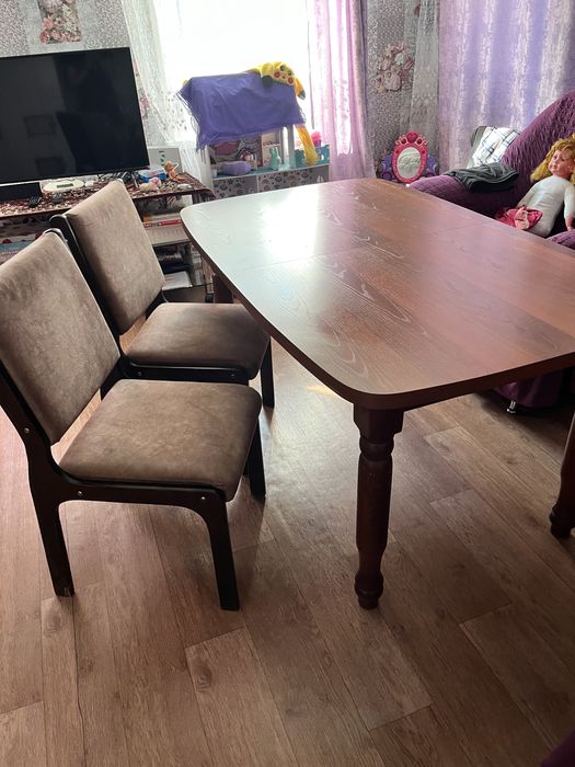 Продам обеденный стол раздвижной