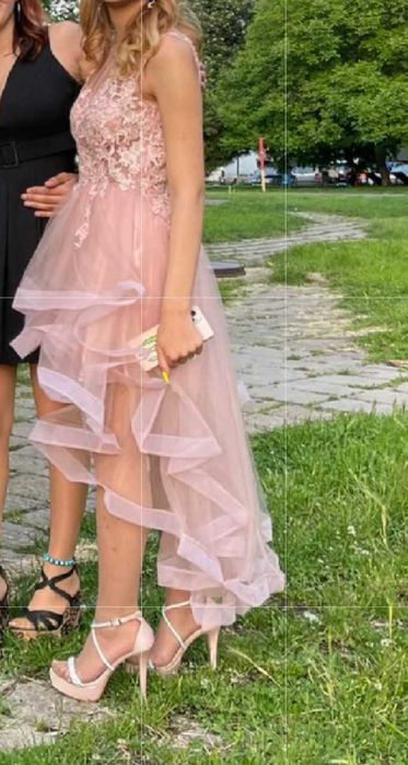 Къси бални рокли размер S