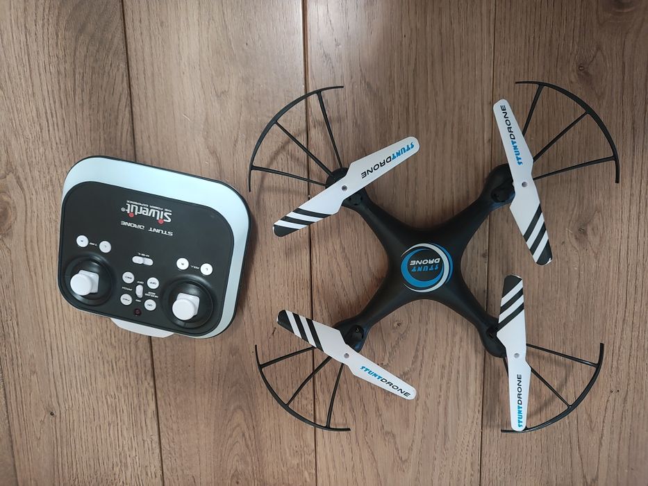 Silverlit flybotic stunt drone Дрон