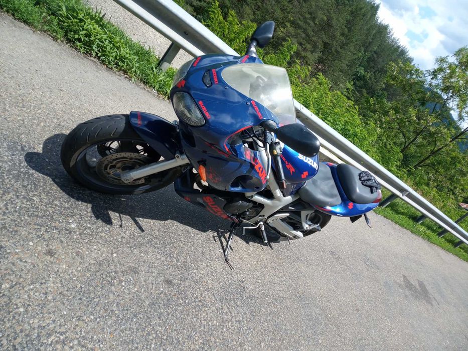 Vând Suzuki SV 650 Anul 2000 Cu toate actele valabile   care sunteți interesat mă puteți contacta