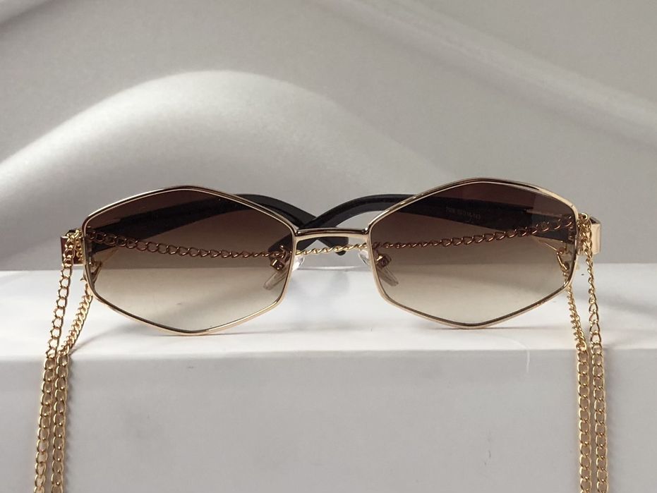 Актуални дамски слънчеви очила със синджир/ верижка/