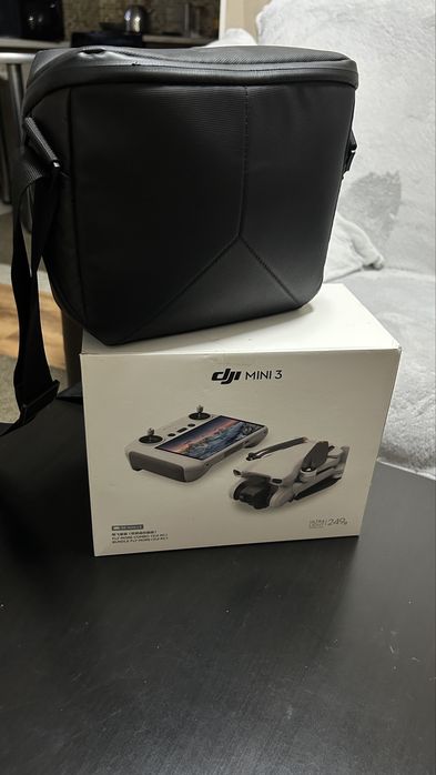 Продам дрон/квадрокоптер DJI Mini 3 RC Fly More combo