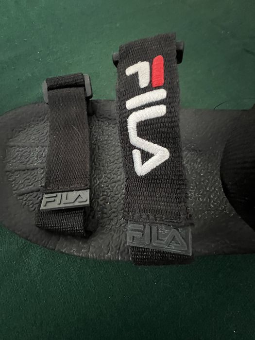 Sandale usoare, confortabile, cu talpa plata, benzi cu scai de la Fila, marimea 40