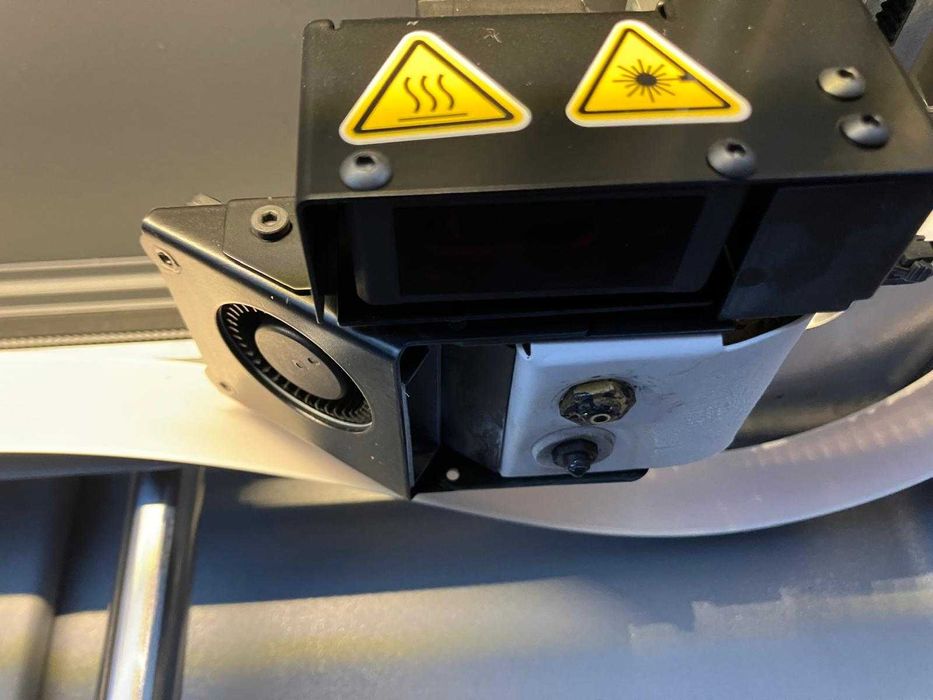 Imprimantă 3D industrială Markforged X7 – 2024 – 557 ore – garanție