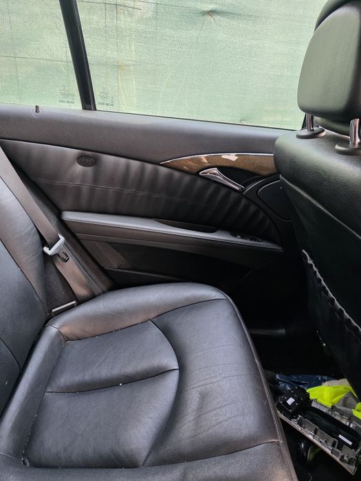 Кожен салон за Mercedes W211 състояние