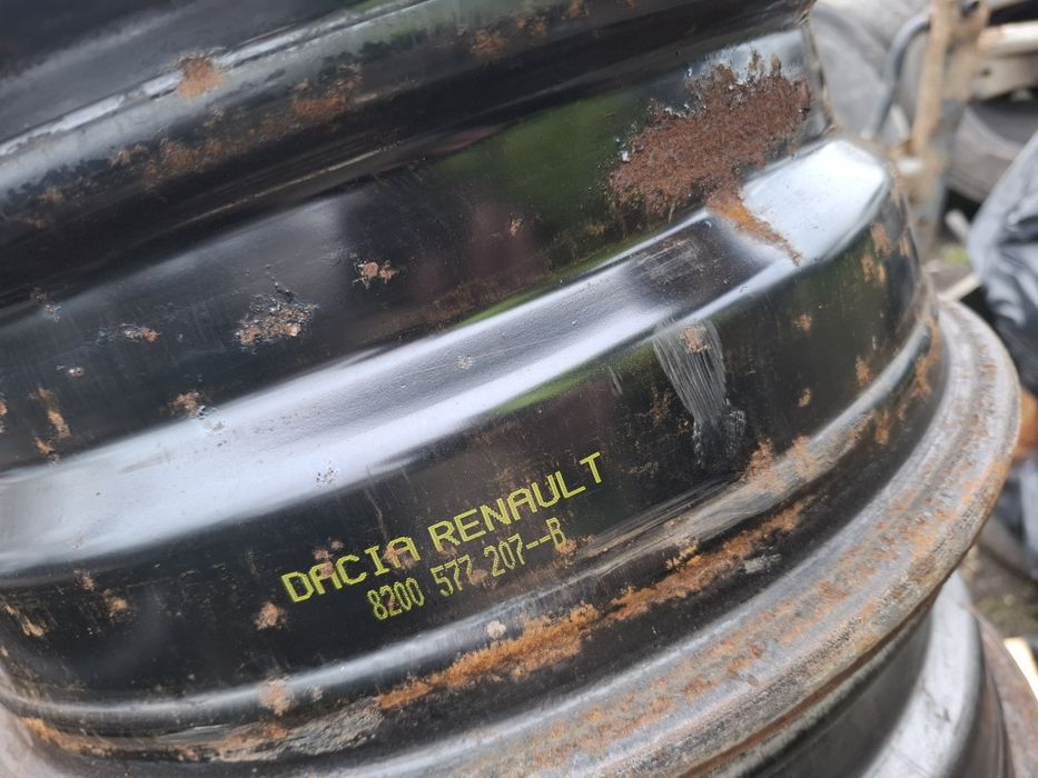 Vand 4 jante R 15 dacia logan renault bune fara defecte